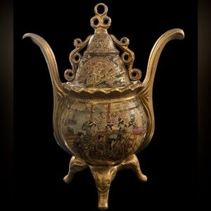 Royal Satsuma 2-Handle Gilt Porcelain Vase w/Lid 16" tall x 13" wide